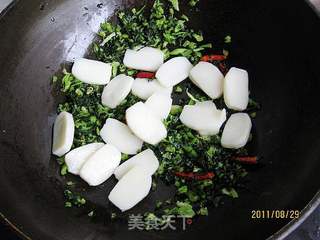 雪菜炒年糕的做法步骤:4