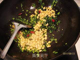 雪菜炒黄豆的做法步骤:4