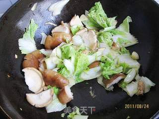 香菇素烧白菜的做法步骤:6