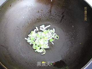 虾皮烧南瓜的做法步骤:2