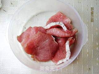 黑胡椒煎猪扒的做法步骤:3