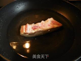 铁板香干五花肉的做法步骤：1