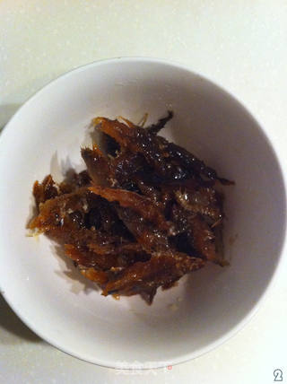 【鲮鱼炒豆芽】的做法步骤:2