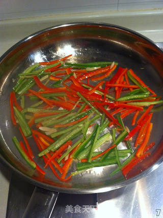 【鲮鱼炒豆芽】的做法步骤:7
