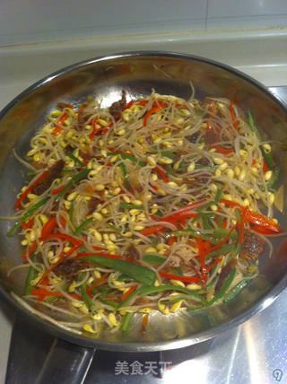 【鲮鱼炒豆芽】的做法步骤:9