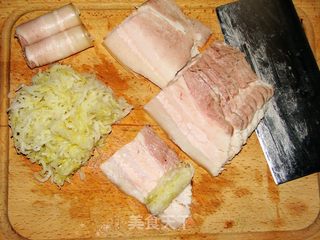 酸菜靓肉卷的做法步骤:7