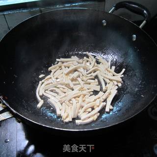 鱿鱼豆腐丝的做法步骤：4