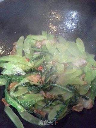 莴笋炒腊肉~~的做法步骤：8