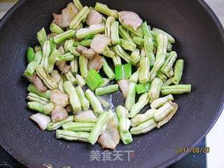 土豆烧芸豆的做法步骤:3
