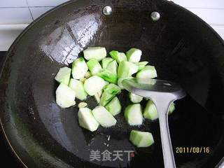 香菇烧丝瓜的做法步骤:3
