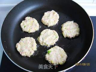 葱香火腿土豆泥饼的做法步骤:7
