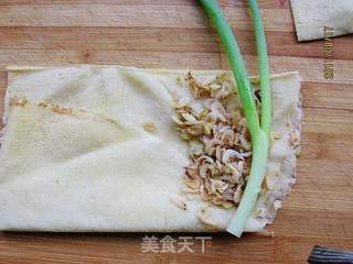 虾皮煎饼卷的做法步骤:6