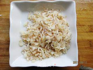 虾皮煎饼卷的做法步骤:2