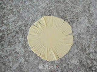 【豆沙菊花酥】--- 口口酥脆口口香的做法步骤:4