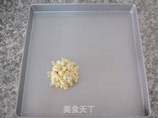 【豆沙菊花酥】--- 口口酥脆口口香的做法步骤:7