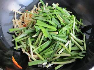 蚝油韭菜炒豆皮的做法步骤:6