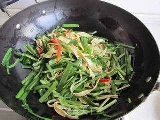 蚝油韭菜炒豆皮的做法步骤:8