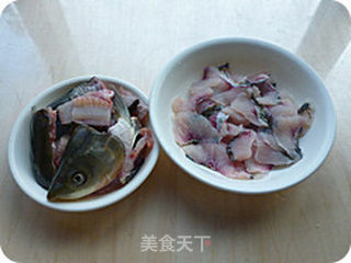泡椒酸菜鱼的做法步骤:2