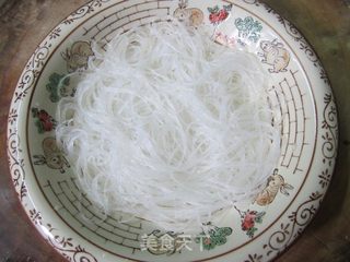 蒜蓉粉丝蒸虾的做法步骤:5