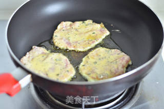 普通食材的新吃法----香煎芝士猪排的做法步骤:11