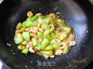 丝瓜炒虾的做法步骤:4