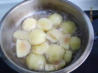 蜜汁炖桃的做法步骤:6