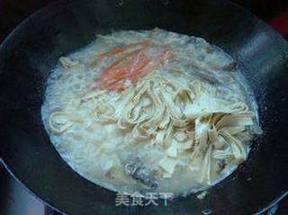 蔬菜河鱼汤的做法步骤:8