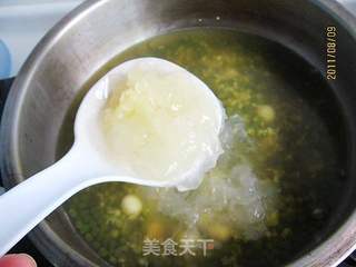 银耳绿豆汤的做法步骤：6
