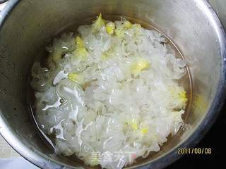 银耳绿豆汤的做法步骤:2