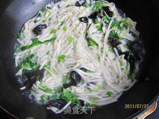 生菜炝锅面的做法步骤:8