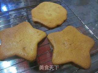 同学,你是派大星吗?星星戚风蛋糕的做法步骤:14