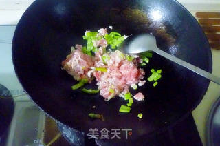 肉酱龙须面的做法步骤:2