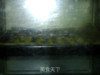 蜂蜜蛋黄饼干的做法步骤:11