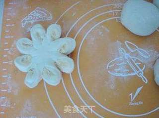 椰蓉花朵面包的做法步骤:7