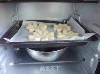 椰蓉花朵面包的做法步骤:8