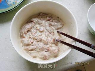 椒盐里脊条的做法步骤:2