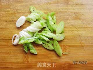 萝卜蒸咸鱼的做法步骤:2
