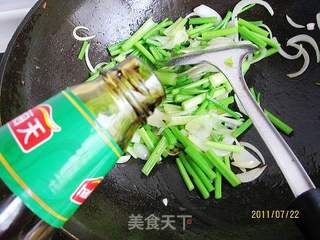 洋葱炒芹菜的做法步骤：4