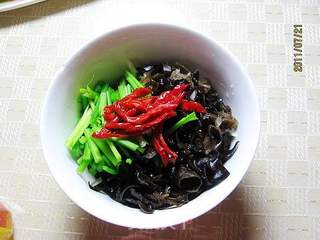 洋葱拌木耳的做法步骤:5