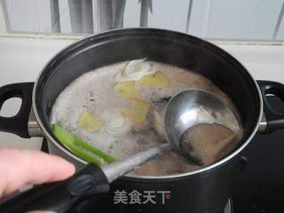 肉滑奶汤火锅的做法步骤:4
