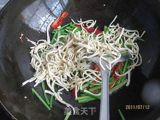 芹菜丝炒豆丝的做法步骤:6