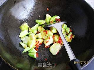 剁椒炒丝瓜的做法步骤:3