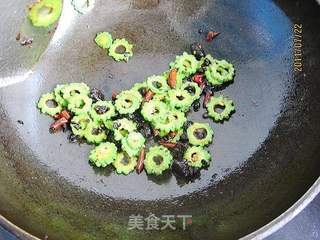 豆豉炒苦瓜的做法步骤:7