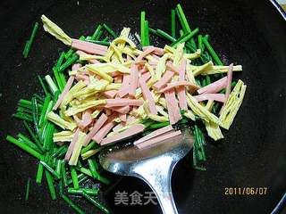 韭苔炒腐竹的做法步骤:7