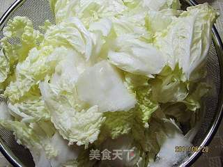 双椒素白菜的做法步骤:2
