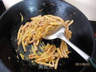 黄瓜炒海肠的做法步骤:4