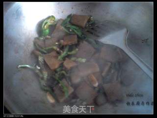 青椒烧焖子的做法步骤:5