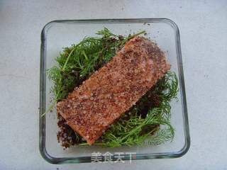 【食尚擂台西餐赛区】:来自北欧的开胃菜---Gravlax(腌渍鲑鱼)的做法步骤:6