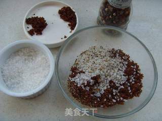 【食尚擂台西餐赛区】:来自北欧的开胃菜---Gravlax(腌渍鲑鱼)的做法步骤:3