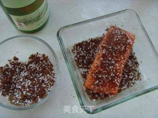 【食尚擂台西餐赛区】:来自北欧的开胃菜---Gravlax(腌渍鲑鱼)的做法步骤:5